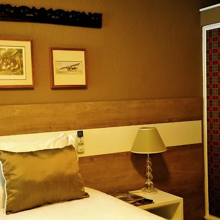 Costa Verde Tabatinga Hotel Caraguatatuba Quarto foto A bedroom at the hotel